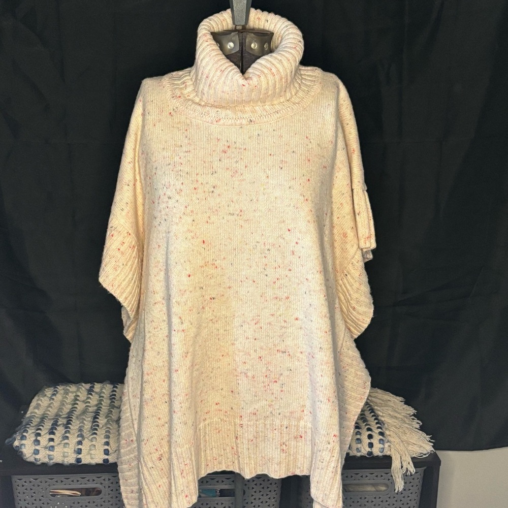 💖LOFT💖 Speckled Turtleneck Poncho Sweater